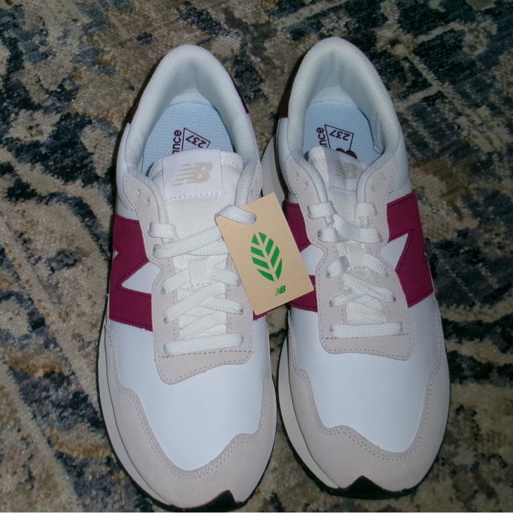 New Balance 237